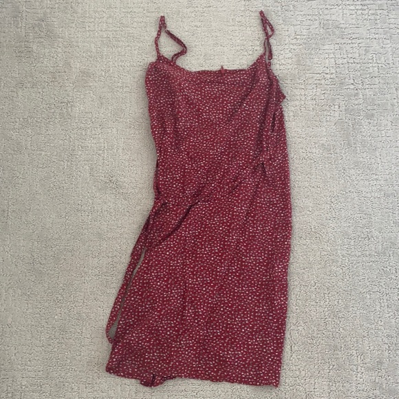 Brandy Melville Dresses & Skirts - Brandy Melville tie back shift dress